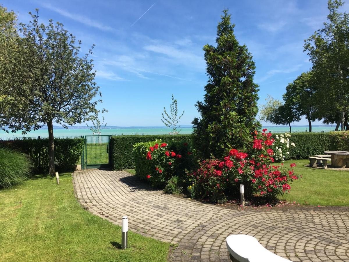 Appartamento Kék Hullám Apartman Siófok Esterno foto