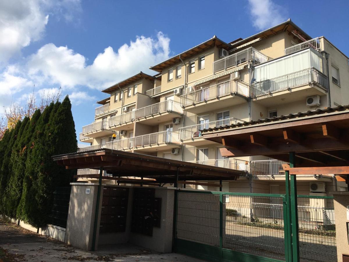 Appartamento Kék Hullám Apartman Siófok Esterno foto